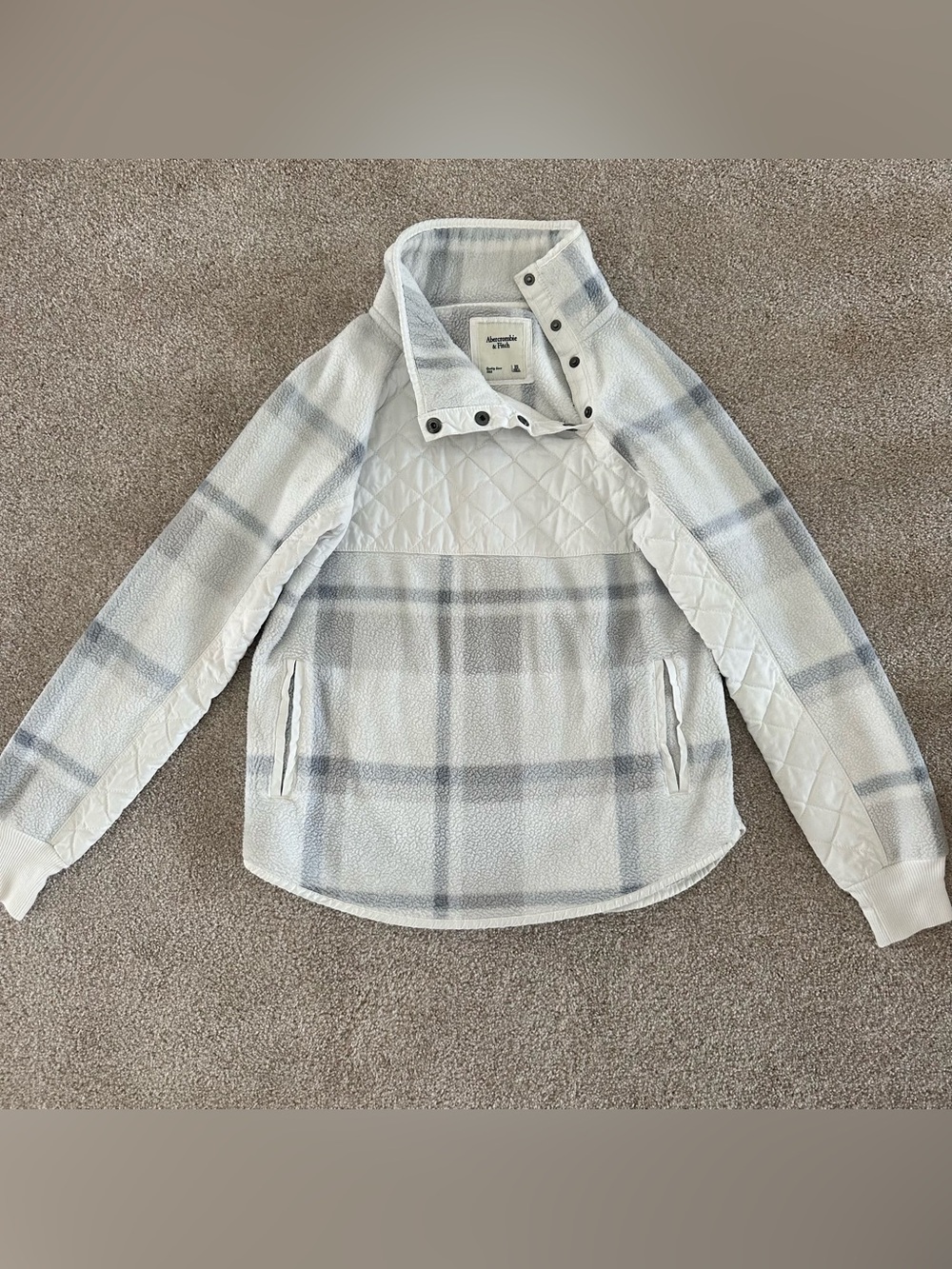Abercrombie & Fitch White Quilted Pullover with Light Gray & Blue Plaid Lining